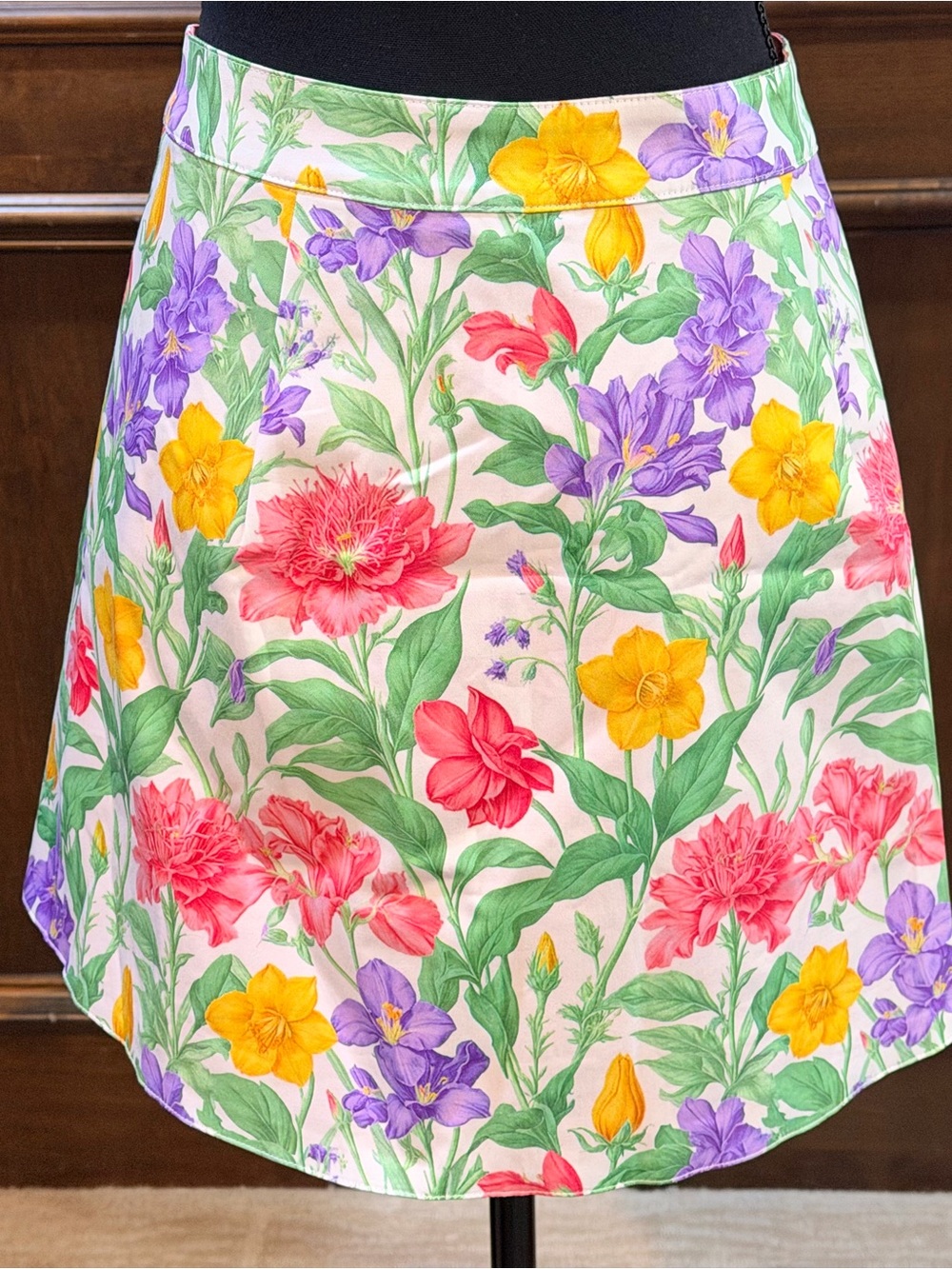NWT SIZE S White Floral REVERSIBLE  Skirt with Pink, Yellow & Purple Blooms - Picture 5 of 10